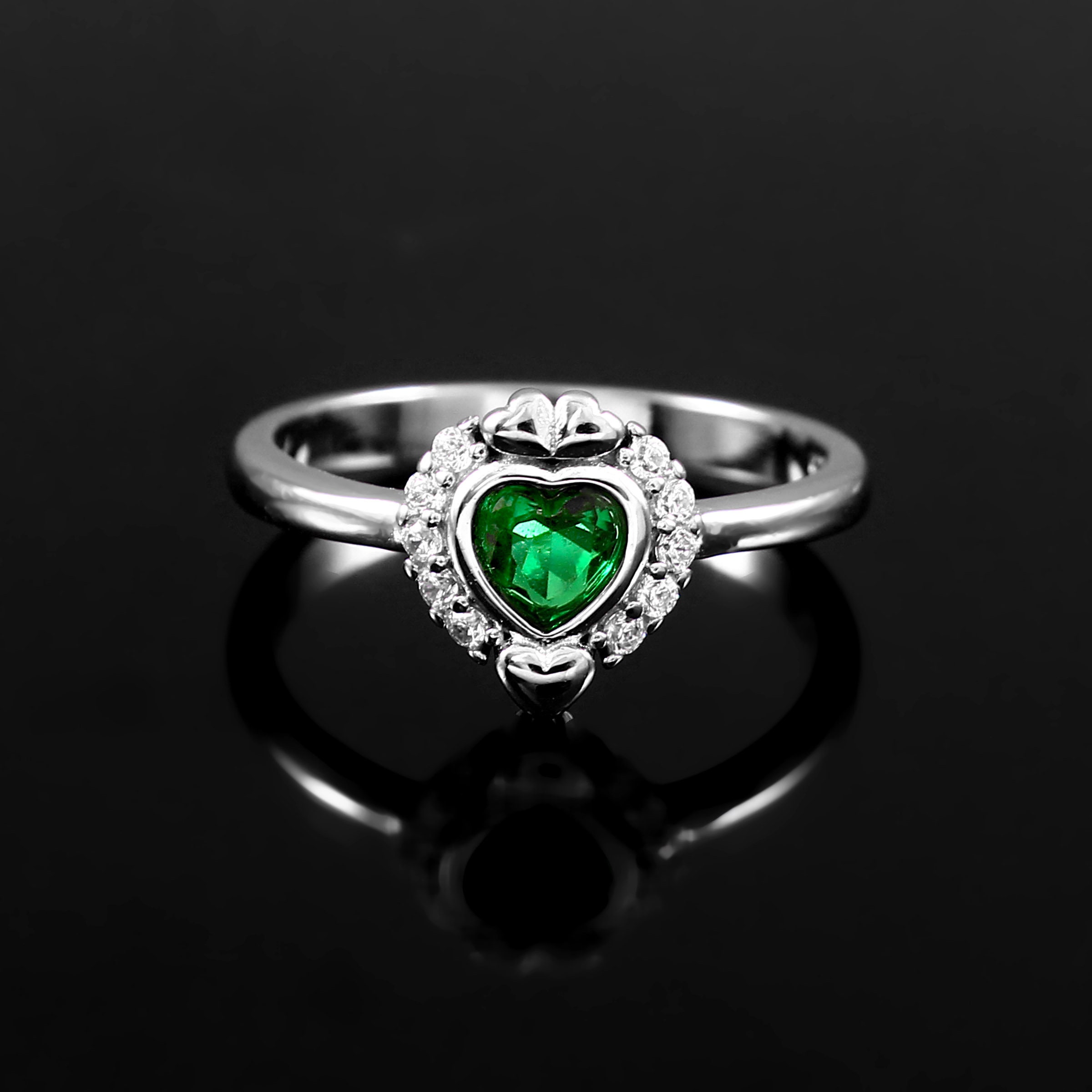 Emerald Heart Ring Green Emerald and Natural Diamond Ring Minimalist Promise Proposal Thin Band Wedding Anniversary Gift Ring For Women